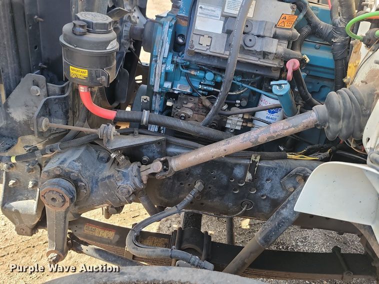 image for item JG9656 2001 International 4900  dump truck