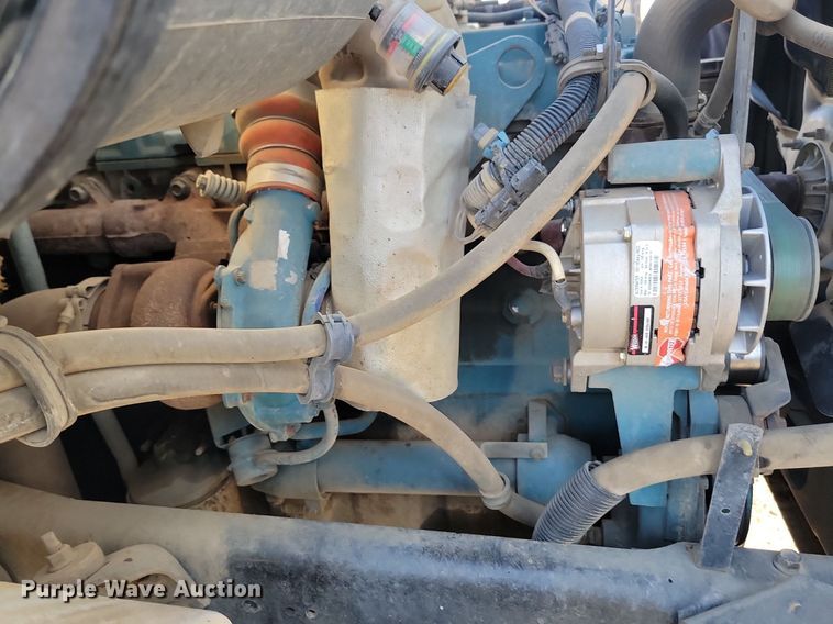 image for item JG9656 2001 International 4900  dump truck