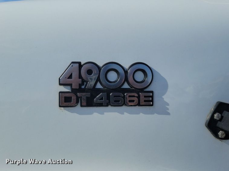 image for item JG9656 2001 International 4900  dump truck