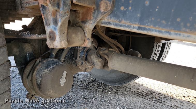 image for item JG9656 2001 International 4900  dump truck