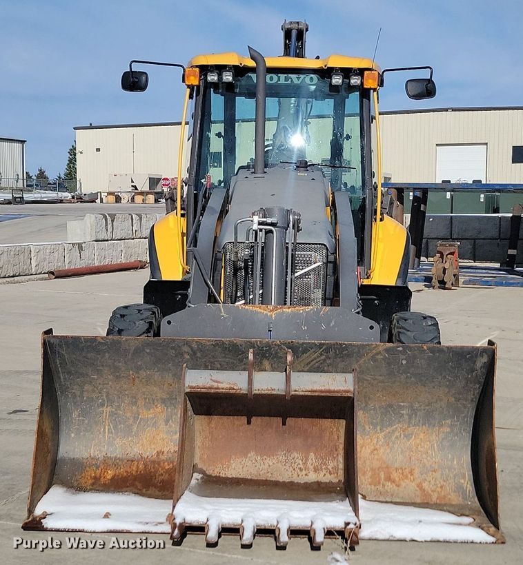 image for item JG9657 2014 Volvo BL70B  backhoe