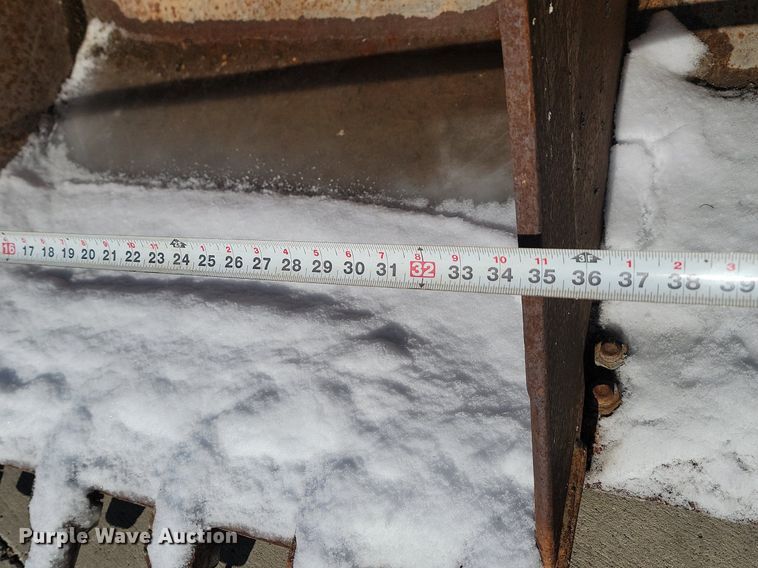 image for item JG9657 2014 Volvo BL70B  backhoe