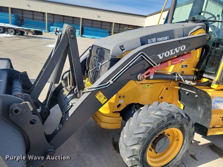 image for item JG9657 2014 Volvo BL70B  backhoe