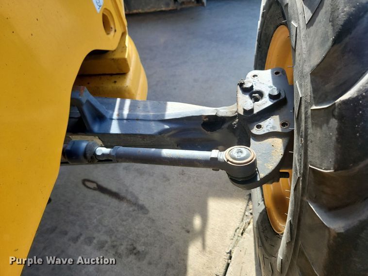 image for item JG9657 2014 Volvo BL70B  backhoe