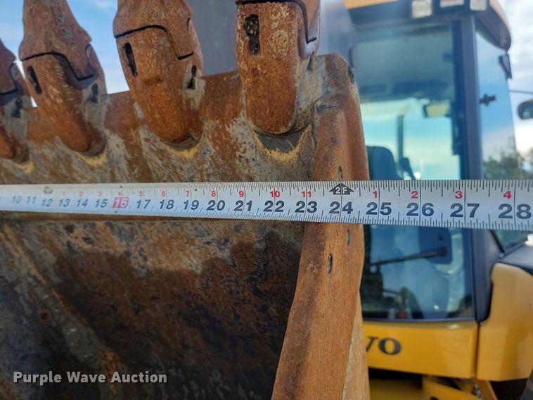 image for item JG9657 2014 Volvo BL70B  backhoe