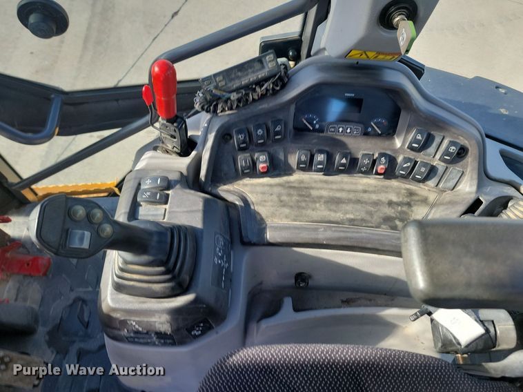 image for item JG9657 2014 Volvo BL70B  backhoe