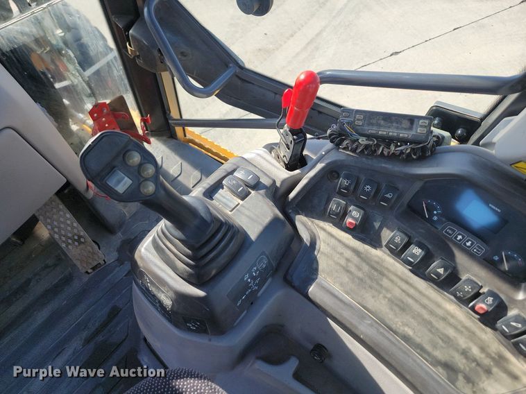 image for item JG9657 2014 Volvo BL70B  backhoe