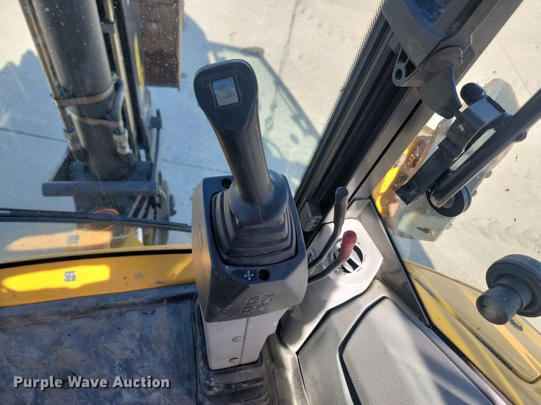 image for item JG9657 2014 Volvo BL70B  backhoe