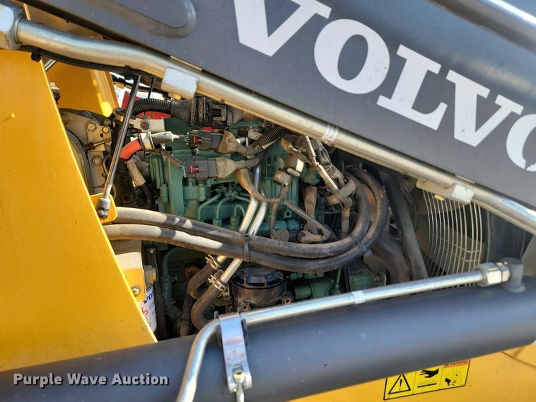 image for item JG9657 2014 Volvo BL70B  backhoe