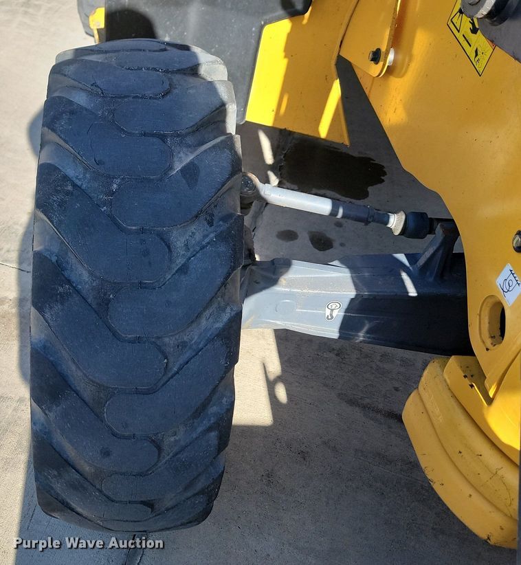 image for item JG9657 2014 Volvo BL70B  backhoe