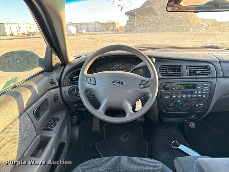 image for item JT9258 2001 Ford Taurus