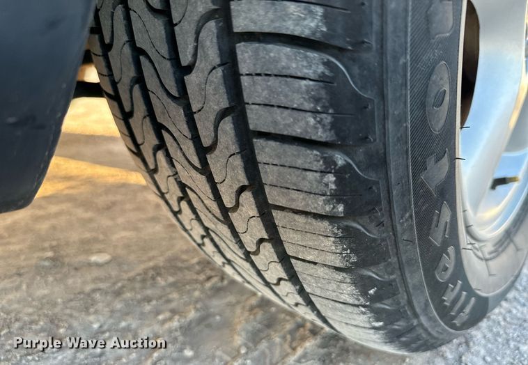 image for item JT9258 2001 Ford Taurus