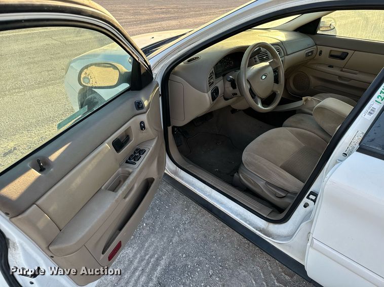 image for item JT9259 2006 Ford Taurus