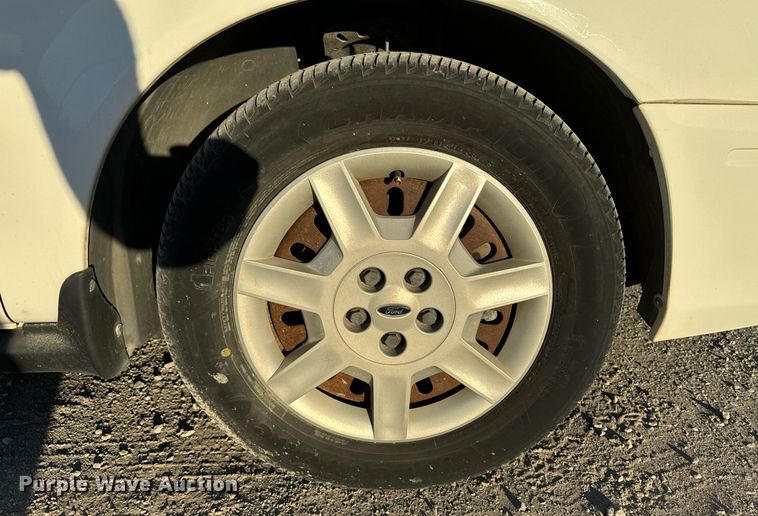 image for item JT9259 2006 Ford Taurus