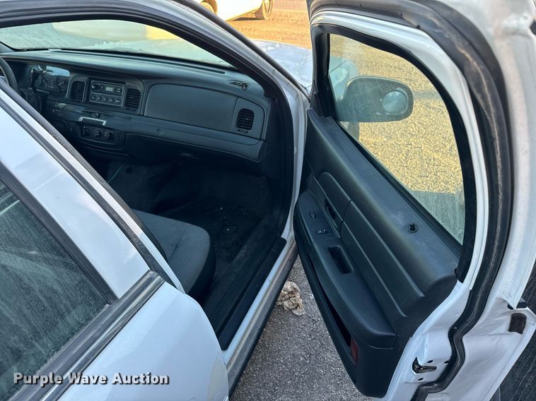 image for item JT9264 2008 Ford Crown Victoria Police Interceptor