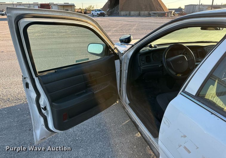image for item JT9266 2007 Ford Crown Victoria Police Interceptor