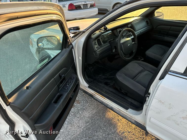 image for item JT9267 2008 Ford Crown Victoria Police Interceptor