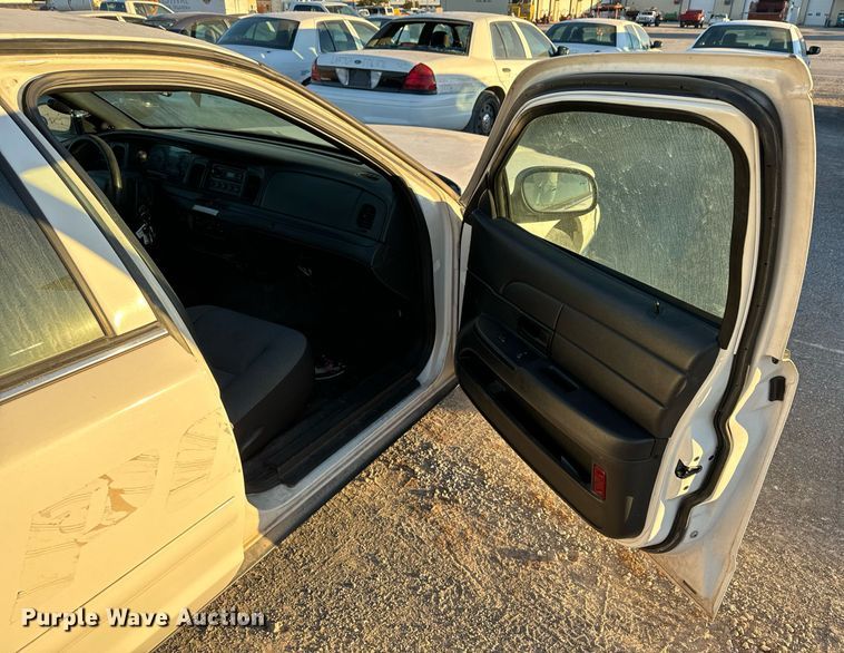 image for item JT9267 2008 Ford Crown Victoria Police Interceptor