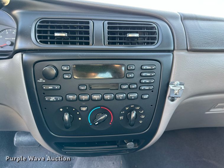 image for item JT9271 2001 Ford Taurus