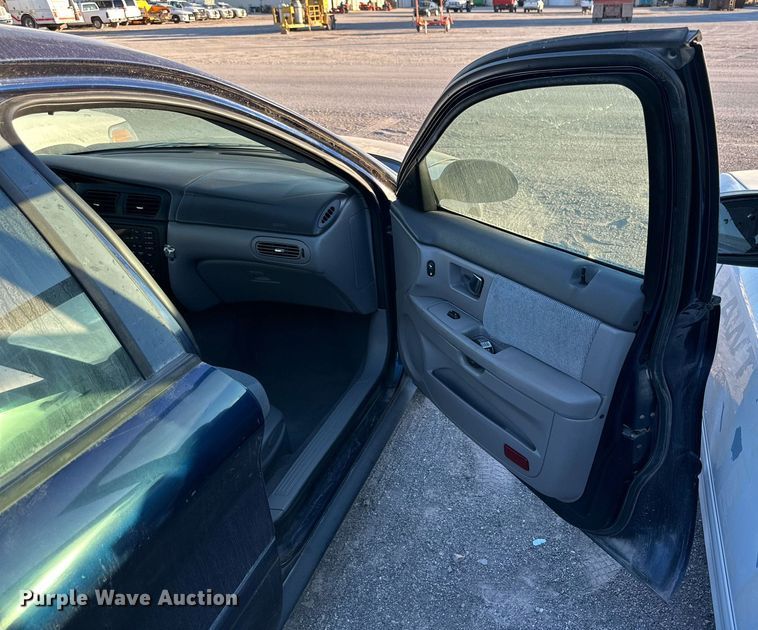 image for item JT9271 2001 Ford Taurus