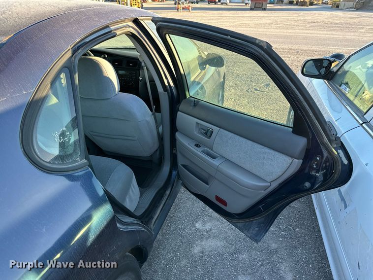 image for item JT9271 2001 Ford Taurus