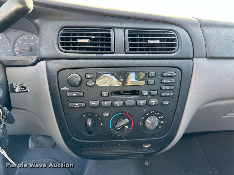 image for item JT9272 2000 Ford Taurus