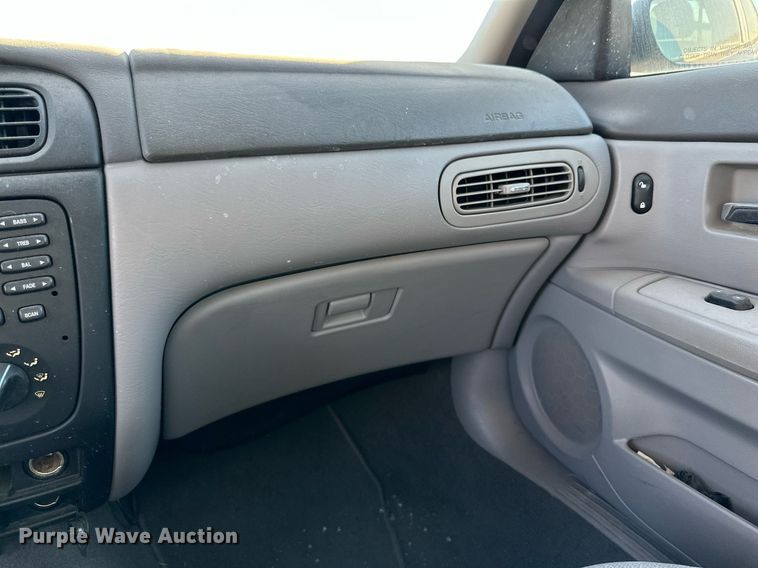 image for item JT9272 2000 Ford Taurus