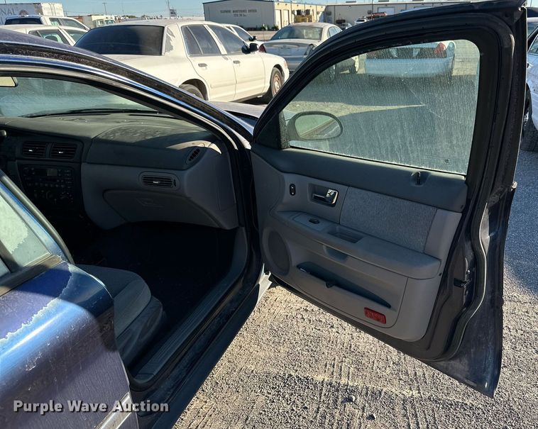 image for item JT9272 2000 Ford Taurus