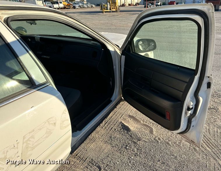 image for item JT9273 2008 Ford Crown Victoria Police Interceptor