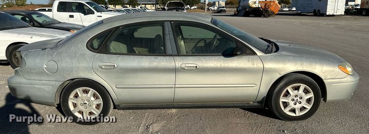 image for item JT9275 2006 Ford Taurus