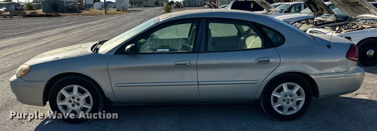 image for item JT9275 2006 Ford Taurus