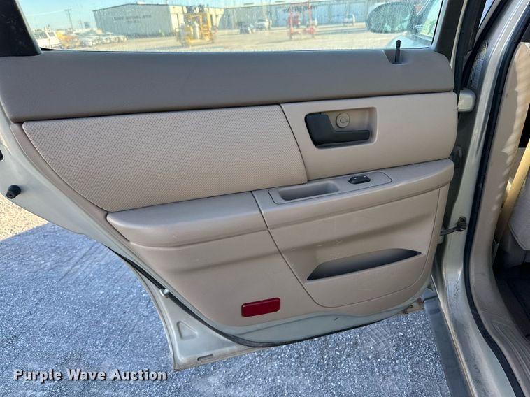 image for item JT9275 2006 Ford Taurus