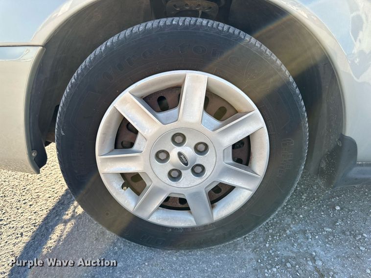 image for item JT9275 2006 Ford Taurus