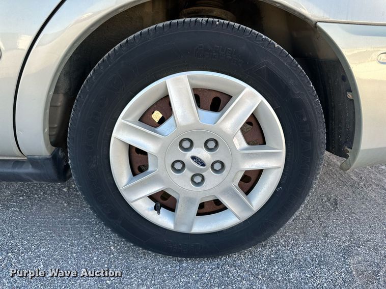 image for item JT9275 2006 Ford Taurus