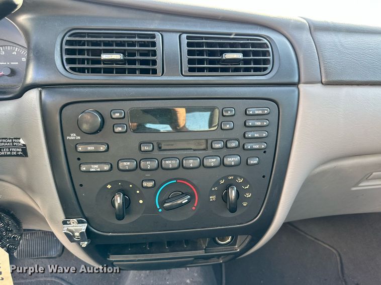 image for item JT9278 2000 Ford Taurus