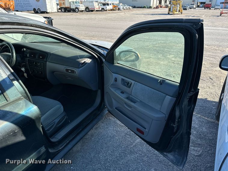 image for item JT9278 2000 Ford Taurus