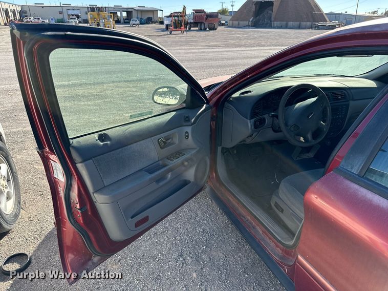 image for item JT9283 2001 Ford Taurus