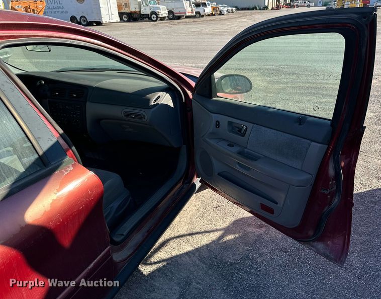 image for item JT9283 2001 Ford Taurus