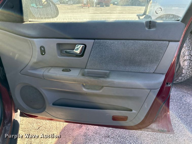 image for item JT9283 2001 Ford Taurus
