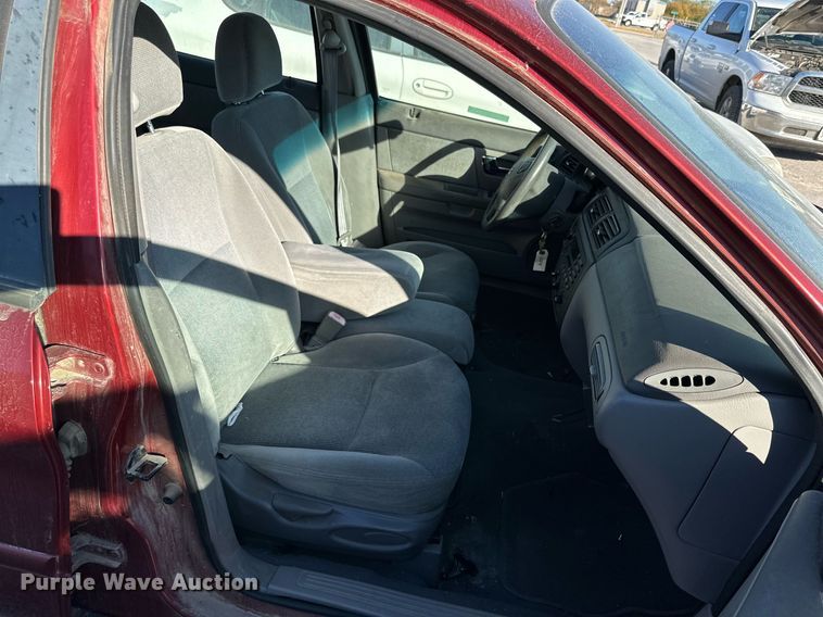 image for item JT9283 2001 Ford Taurus