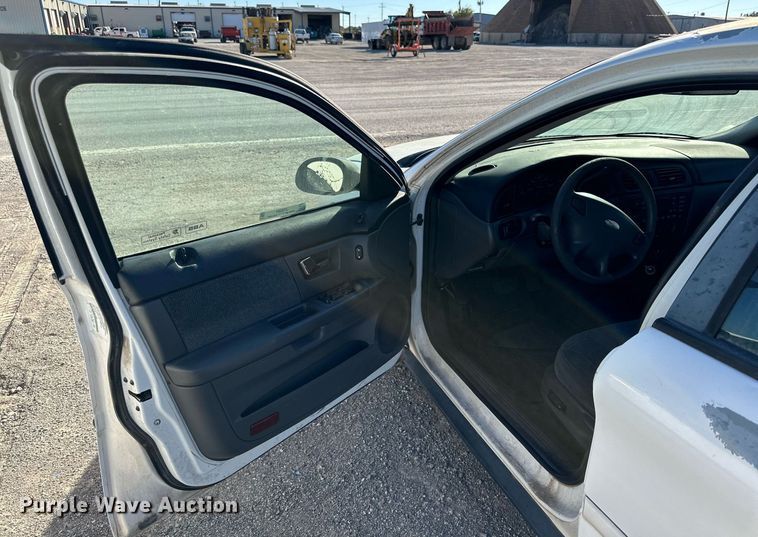 image for item JT9284 2000 Ford Taurus