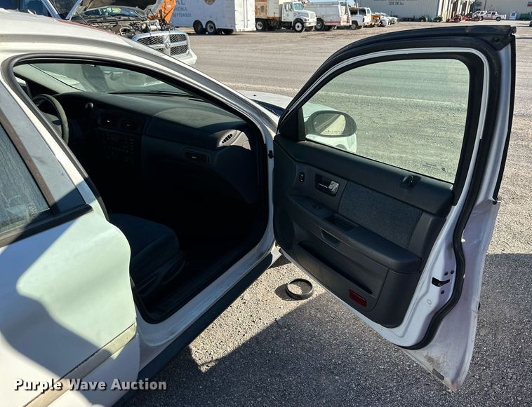 image for item JT9284 2000 Ford Taurus