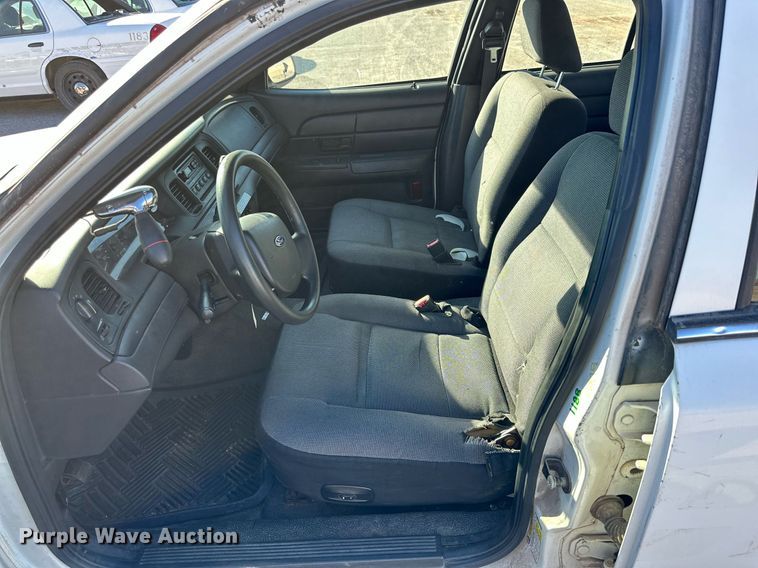 image for item JT9285 2006 Ford Crown Victoria Police Interceptor