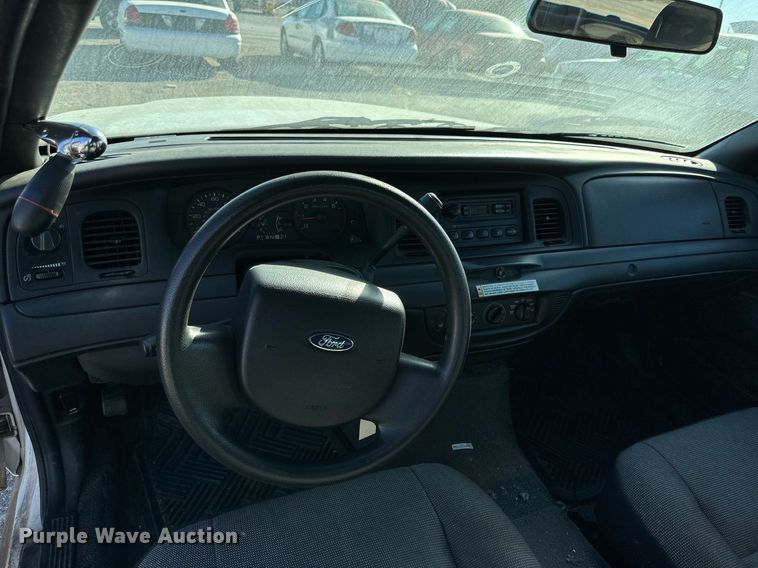 image for item JT9285 2006 Ford Crown Victoria Police Interceptor