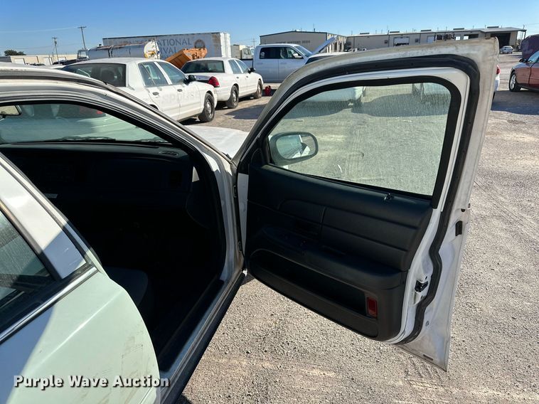 image for item JT9285 2006 Ford Crown Victoria Police Interceptor