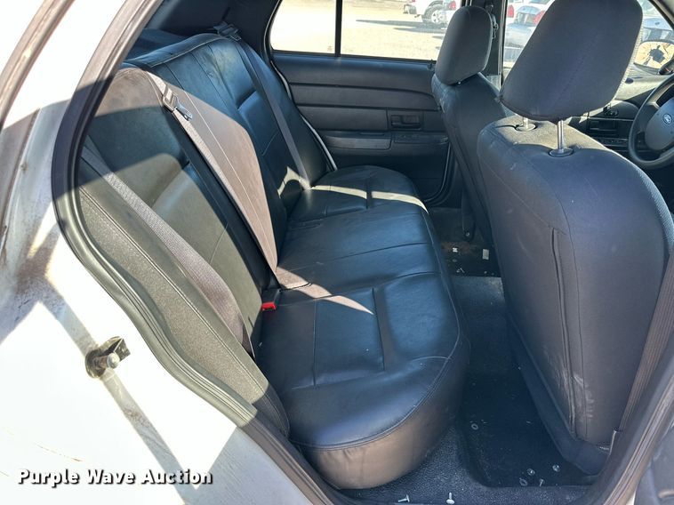 image for item JT9285 2006 Ford Crown Victoria Police Interceptor