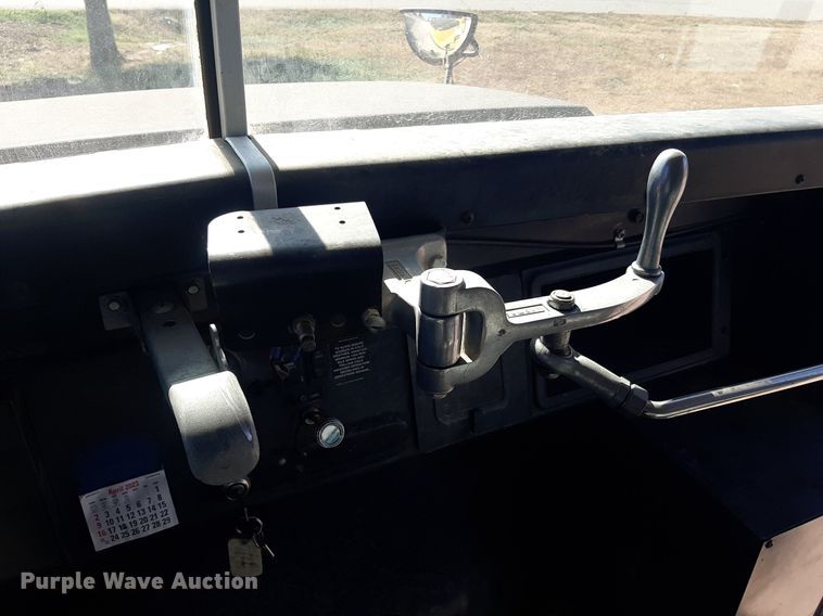 image for item KD9104 1998 International  school bus