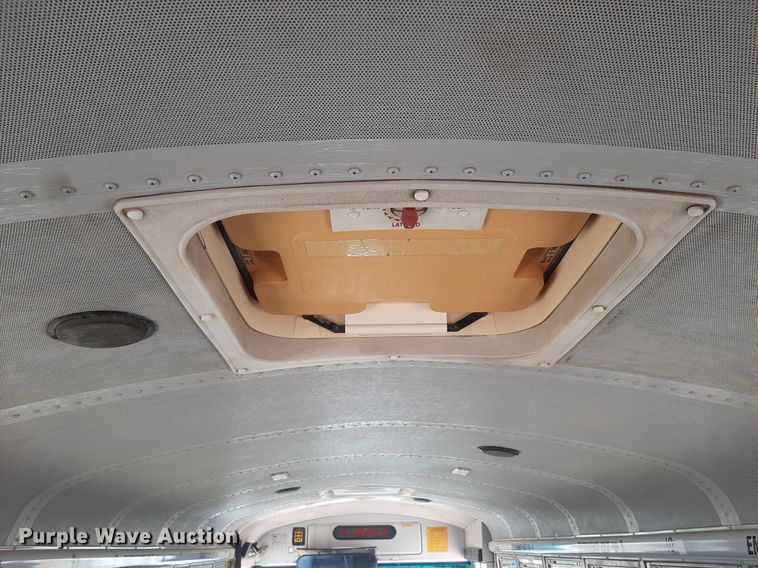 image for item KD9104 1998 International  school bus