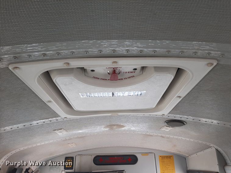 image for item KD9104 1998 International  school bus