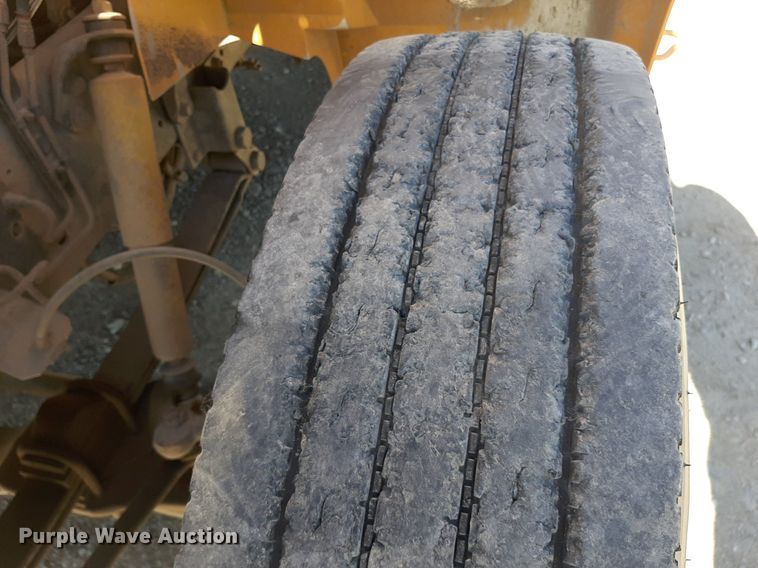 image for item KD9104 1998 International  school bus